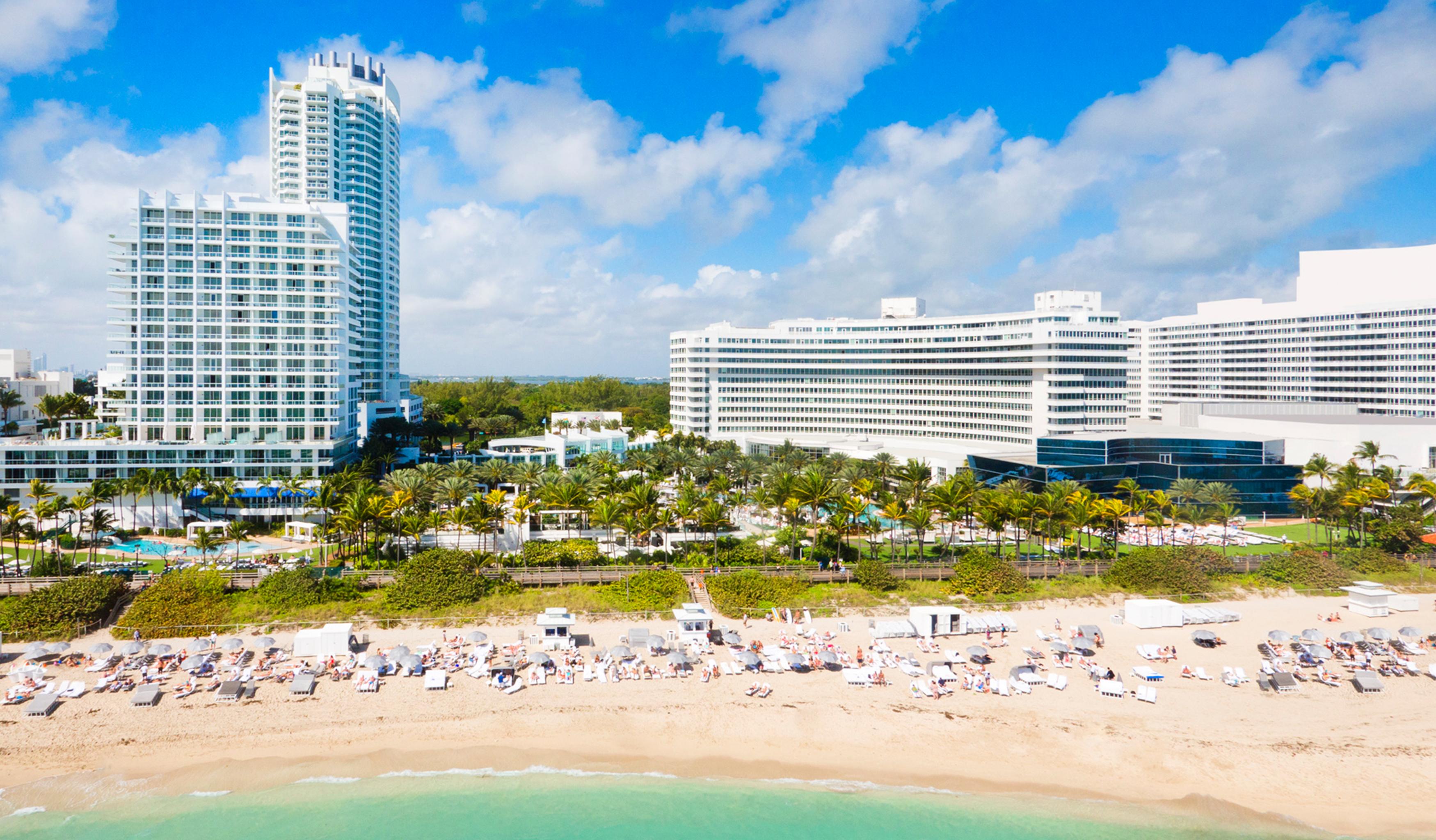 Fontainebleau Miami Beach Hotel Exterior photo