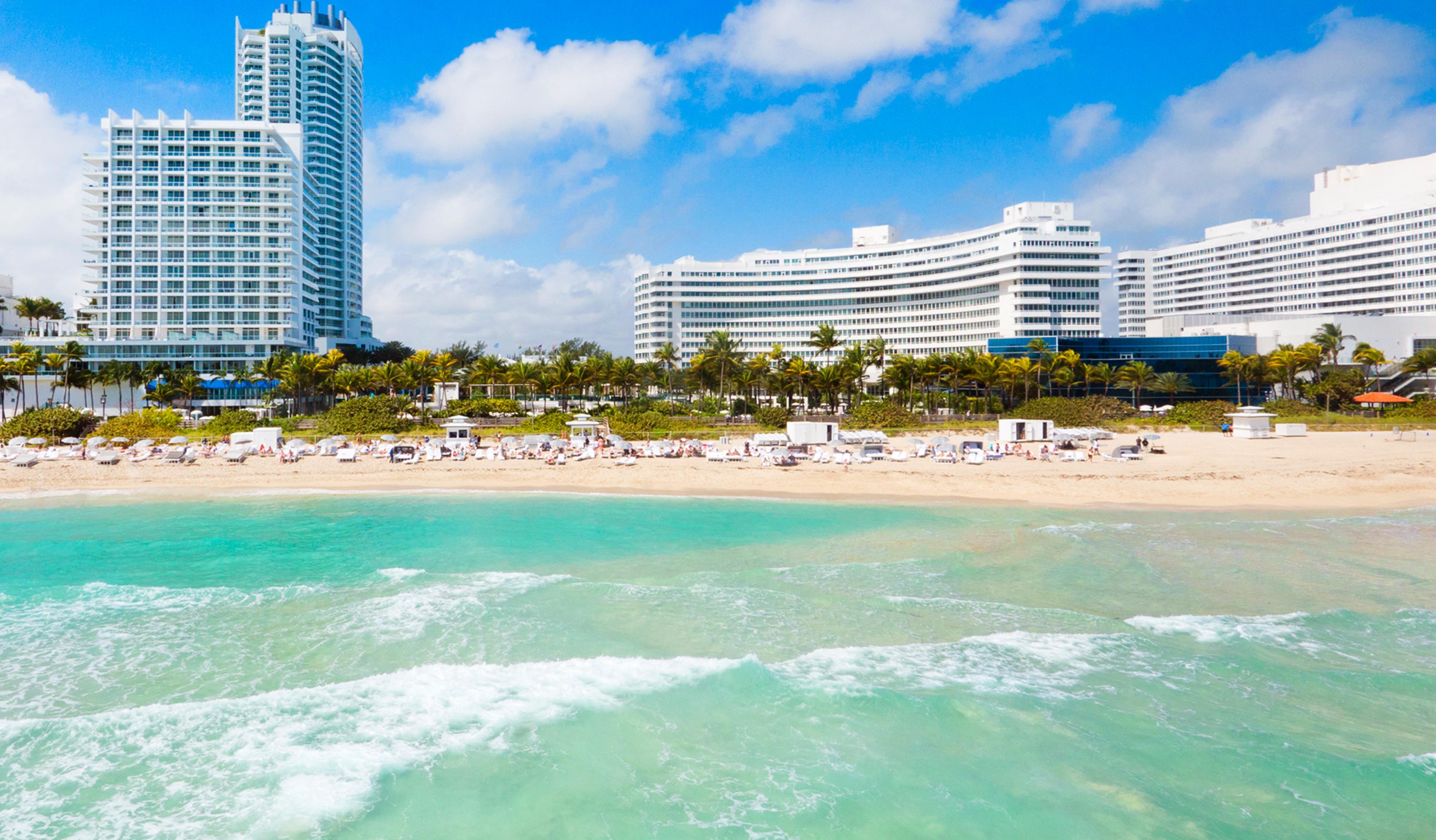 Fontainebleau Miami Beach Hotel Exterior photo